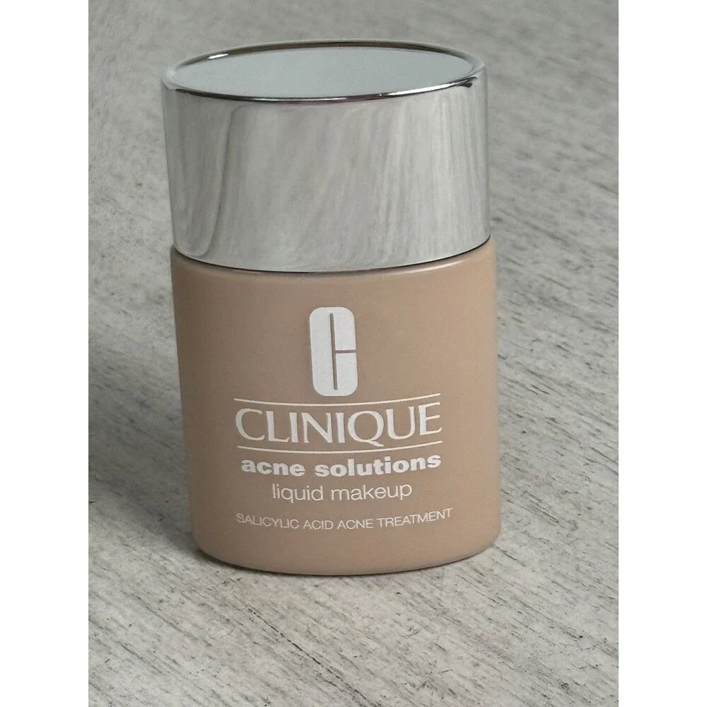 Clinique Acne Solutions Liquid Makeup 1 Fl. Oz. 01 fresh Alabaster (VF-N) CN 10